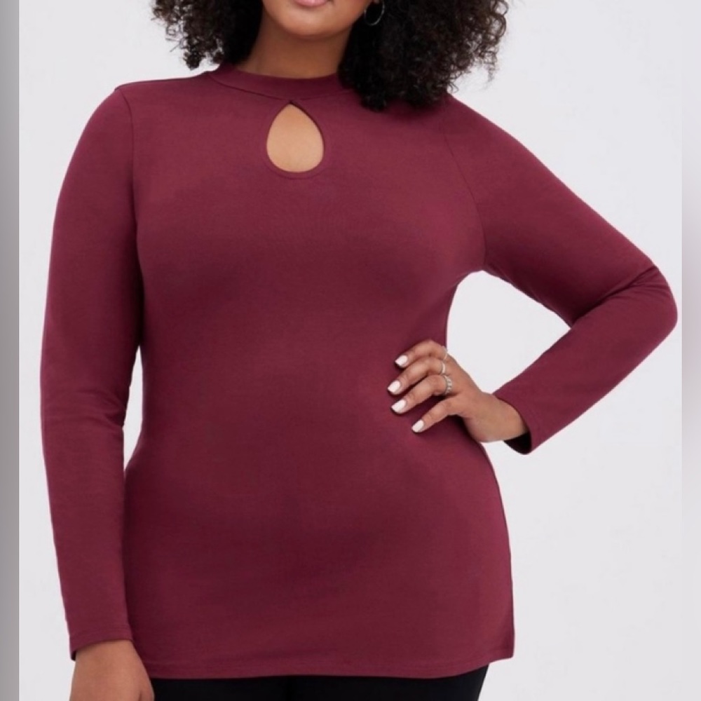 Keyhole Long Sleeve Top in Wine
